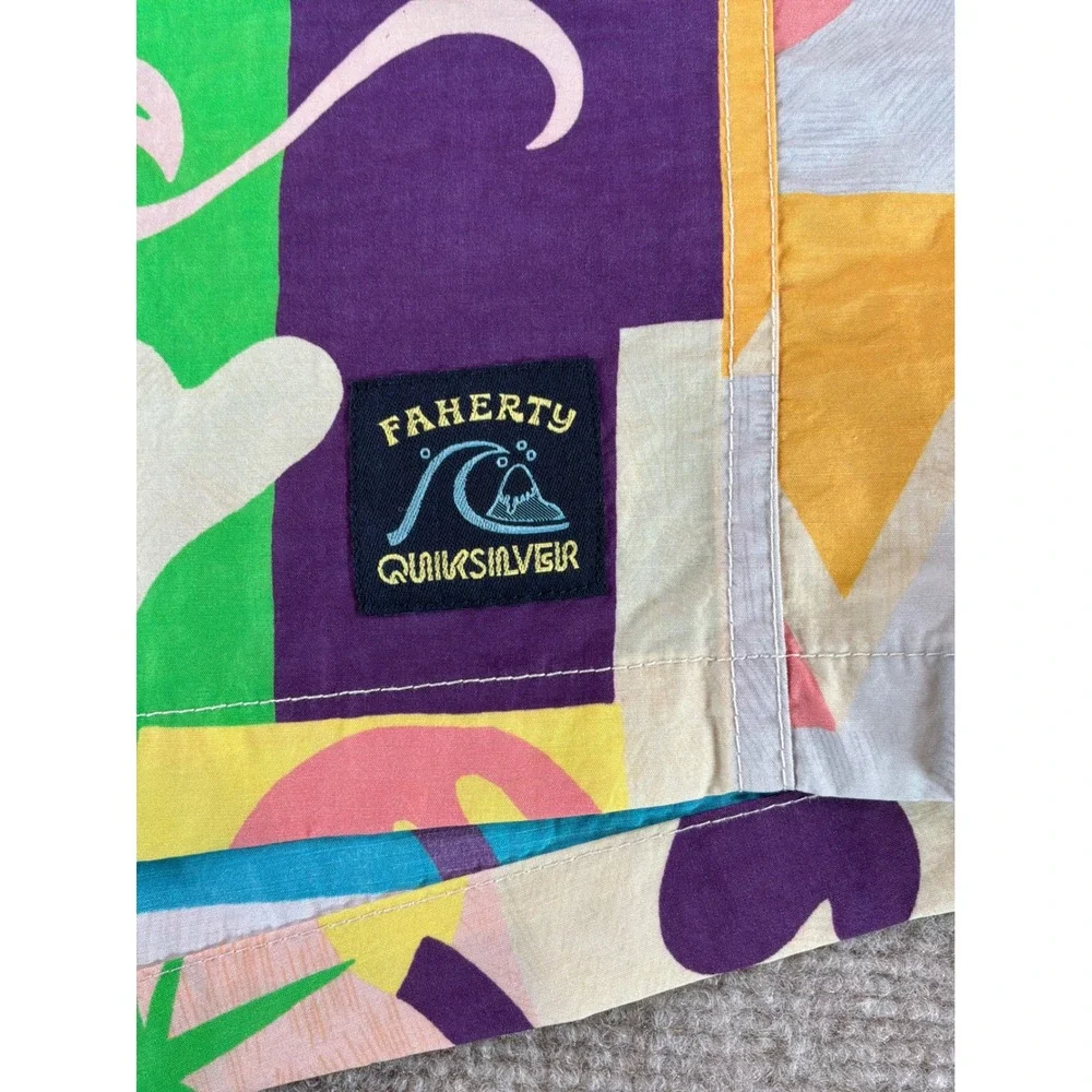 Faherty Quiksilver Mens 34 Board Shorts Multi Color Abstract Heart Print Swim